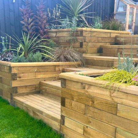 Diseños de jardines escalonados con WoodBlocX