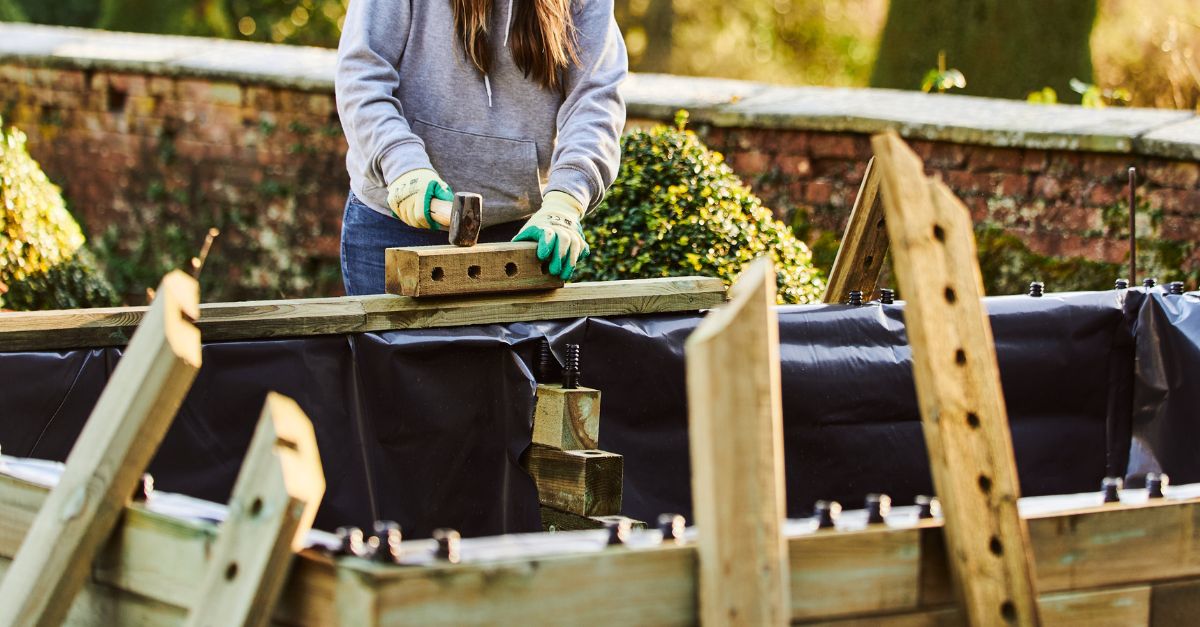 Benefits of lining a raised bed Benefits of lining a raised bed